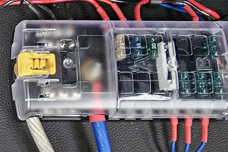 Impulsada por nuevas fuentes de energía, la industria de bloques de distribución está experimentando una transformación inteligente y modular.